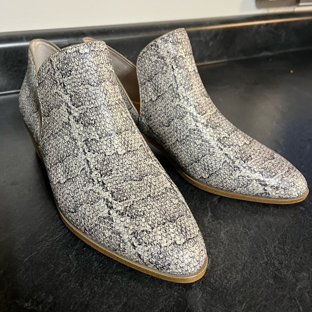 Sole Society Jaznae- snakeskin slip on wedge 8.5 NEW!